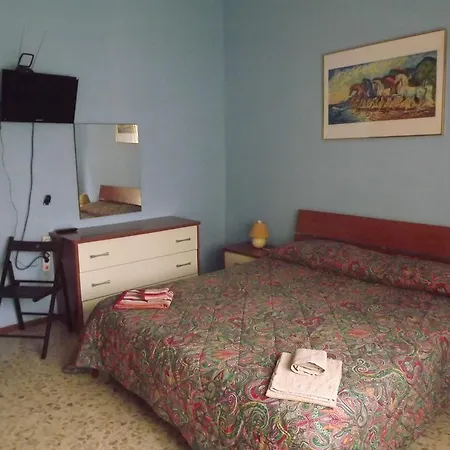Helios Apartment *
